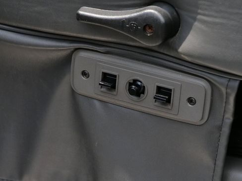 Used 2014 Chevrolet Express 1500 RWD image 23