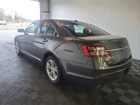 Used 2018 Ford Taurus SEL image 10
