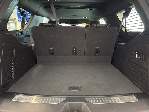 Used 2025 GMC Yukon XL Denali image 28