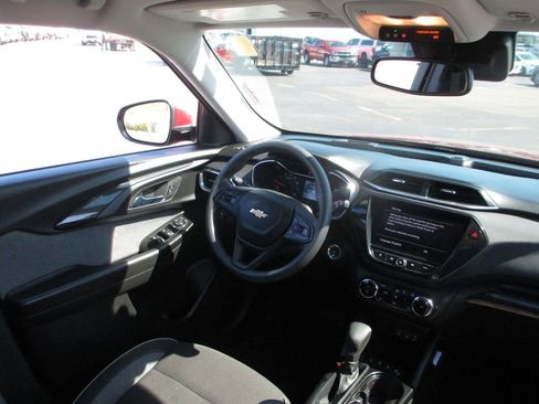 Used 2023 Chevrolet TrailBlazer LT w/ Convenience Package FWD image 21