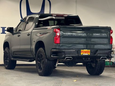 Used 2025 Chevrolet Silverado 1500 LT Trail Boss w/ Convenience Package II AWD/4WD image 5