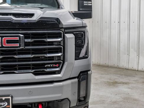Used 2024 GMC Sierra 2500 AT4 w/ AT4 Premium Plus Package AWD/4WD image 47