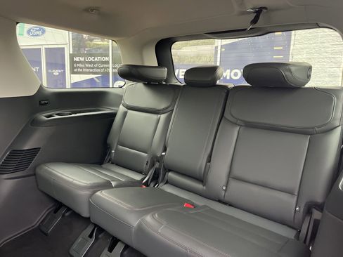 New 2025 Ford Expedition Active image 53