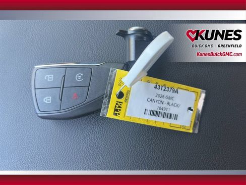 Used 2026 GMC Canyon AT4 w/ Technology Plus Package AWD/4WD image 39