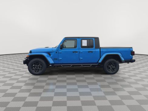 Used 2021 Jeep Gladiator Sport image 4
