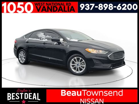 Used 2020 Ford Fusion SE image 1