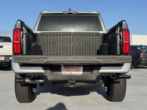 New 2025 Toyota Tacoma TRD Off-Road image 9