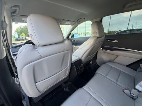Used 2023 Cadillac XT4 Luxury FWD image 16