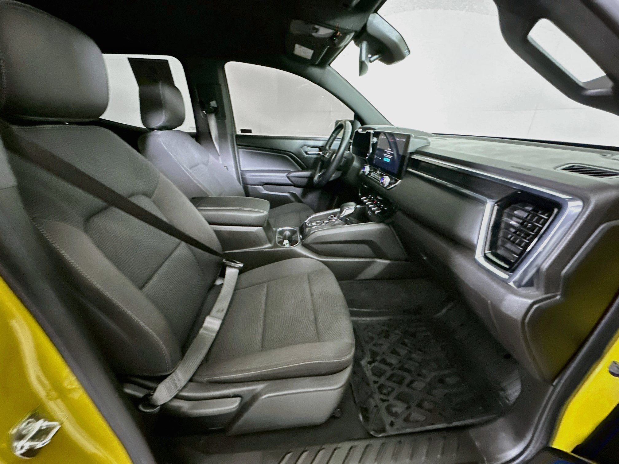 Used 2024 GMC Canyon Elevation w/ Convenience Package AWD/4WD image 30