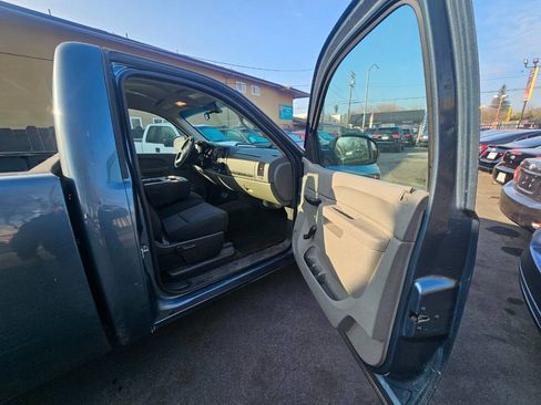 Used 2011 Chevrolet Silverado 1500 W/T image 9