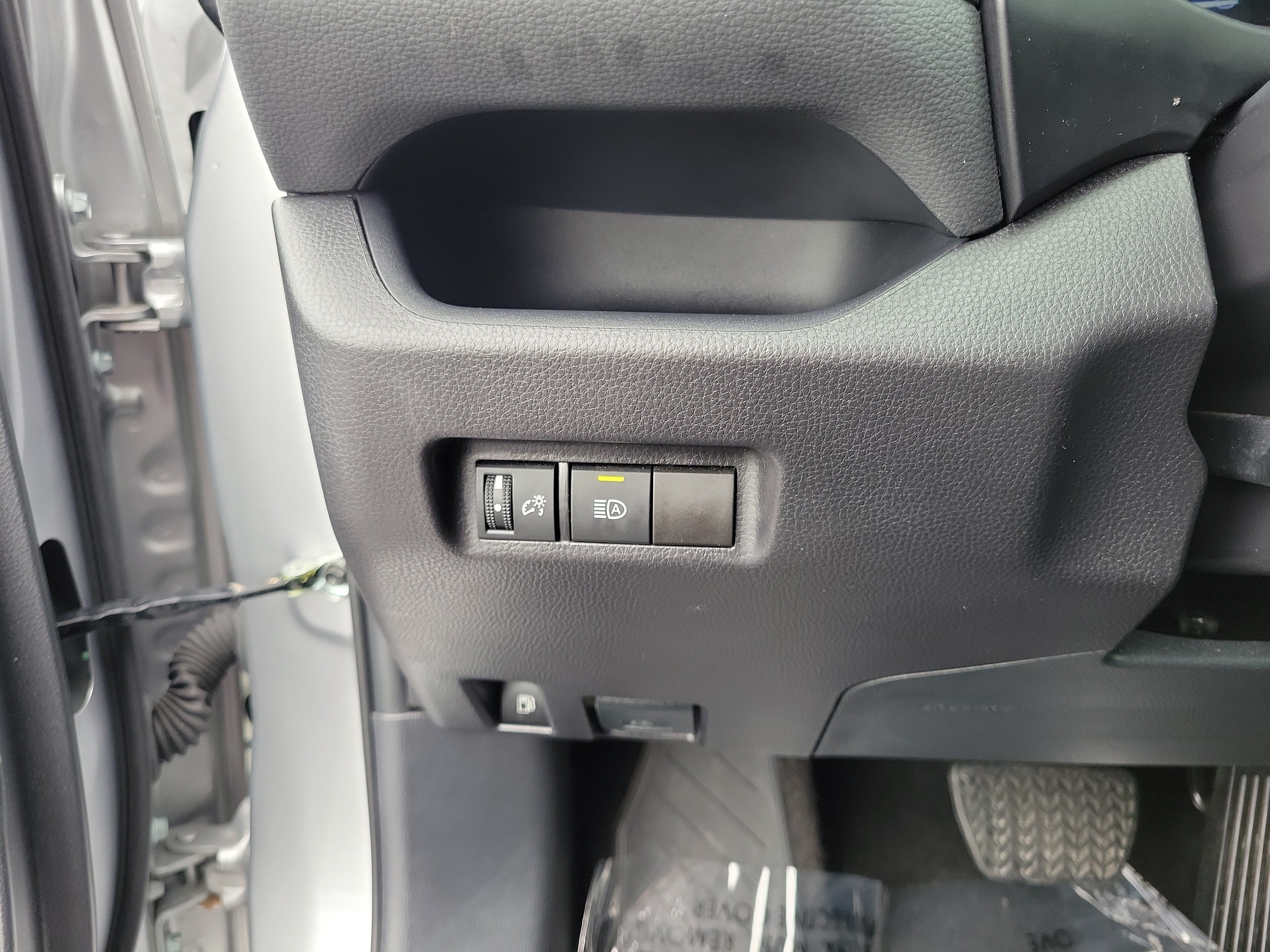 Used 2025 Toyota RAV4 XLE AWD/4WD image 20