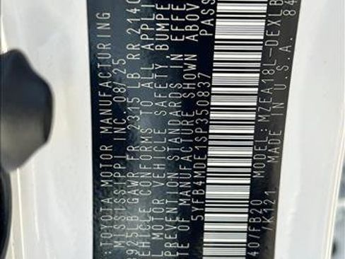 Certified 2025 Toyota Corolla LE image 25