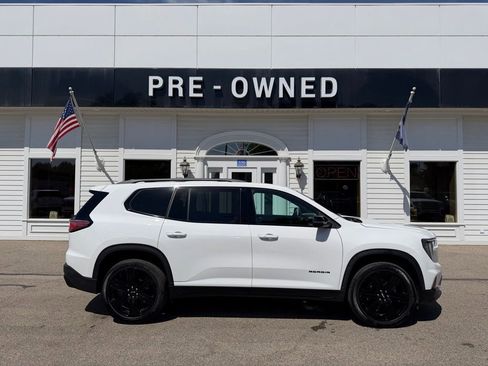 Certified 2024 GMC Acadia Elevation w/ Black Edition AWD/4WD image 4