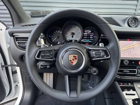 Certified 2025 Porsche Macan S AWD/4WD image 13
