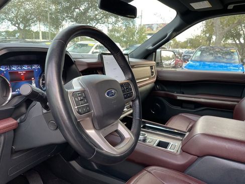 Used 2023 Ford Expedition Limited image 7