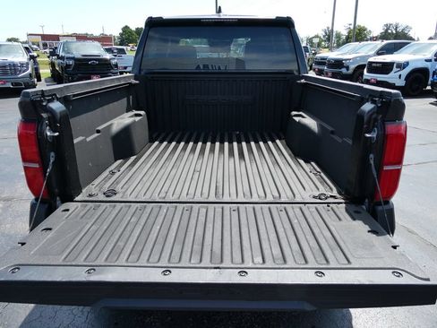 Used 2024 Toyota Tacoma SR AWD/4WD image 17