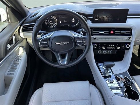 Used 2025 Genesis G70 2.5T image 3