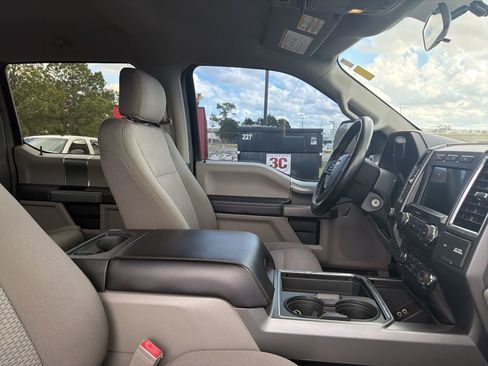 Used 2018 Ford F250 XLT w/ XLT Premium Package image 25