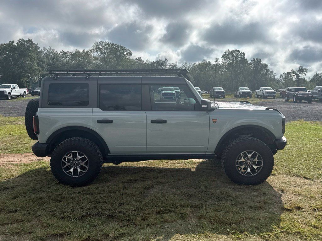 Used 2024 Ford Bronco Badlands AWD/4WD image 6