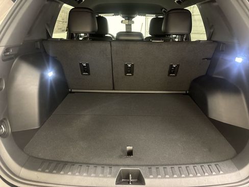 New 2026 GMC Terrain AT4 w/ LPO, Black Badging Package AWD/4WD image 27
