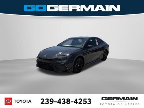 Used 2026 Toyota Camry SE FWD image 1
