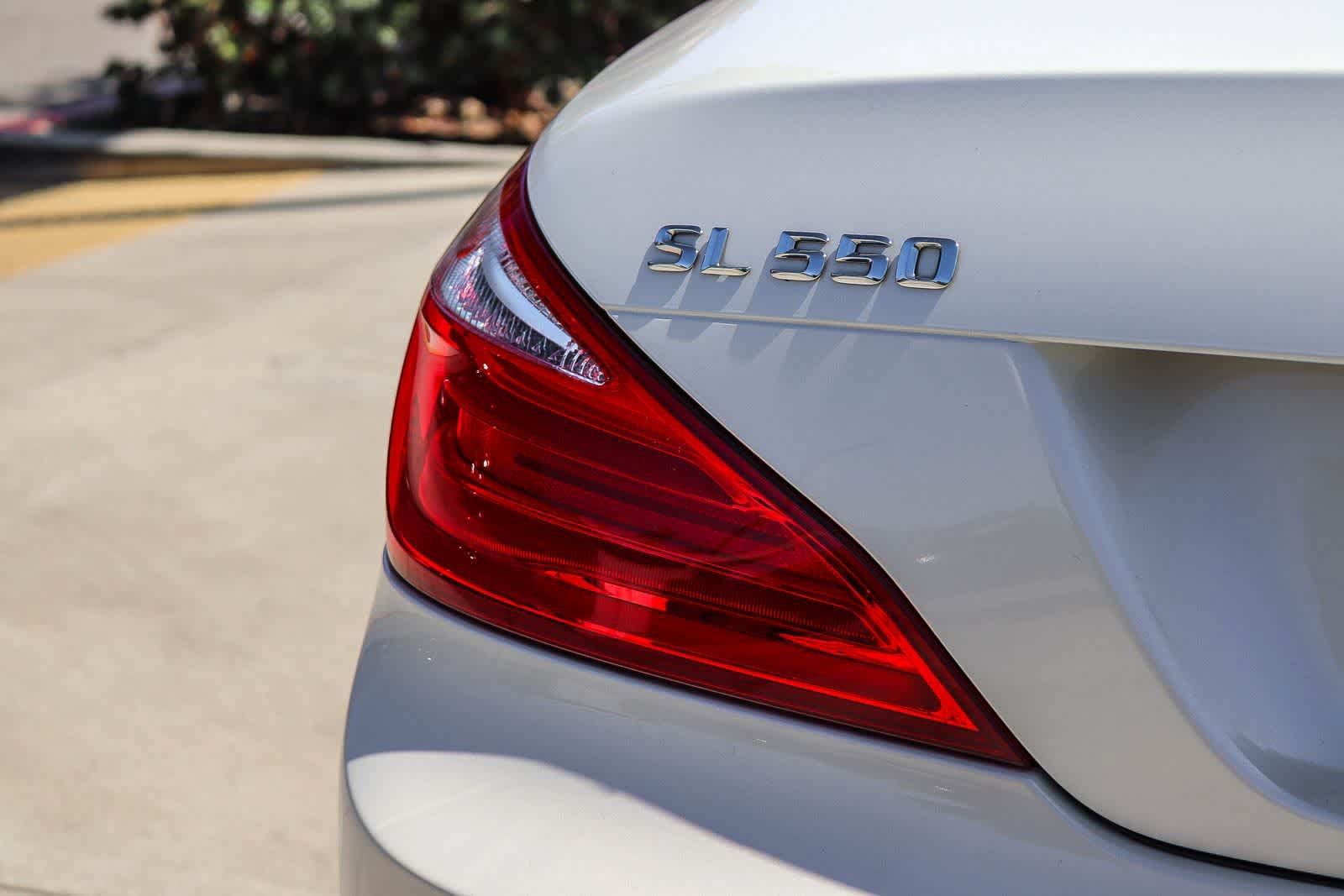 Used 2016 Mercedes-Benz SL 550 w/ Driver Assistance Package image 6