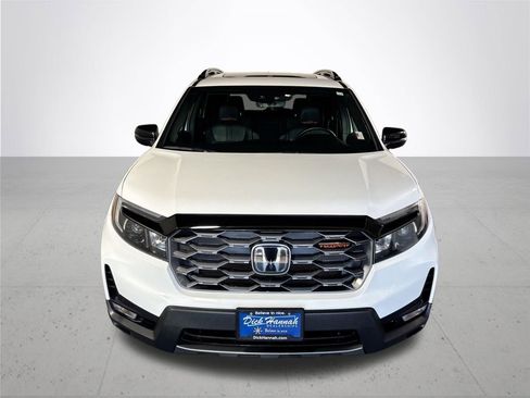 Used 2023 Honda Passport TrailSport image 3