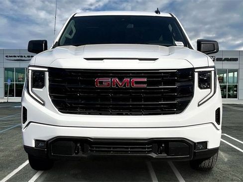 Used 2024 GMC Sierra 1500 Elevation image 2