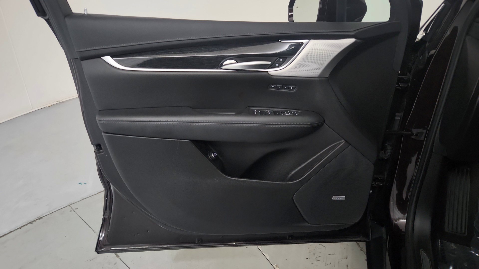 Used 2020 Cadillac XT5 Premium Luxury w/ LPO, Floor Liner Package FWD image 16
