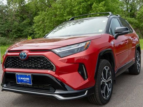 Used 2023 Toyota RAV4 XSE w/ Weather Package AWD/4WD image 2