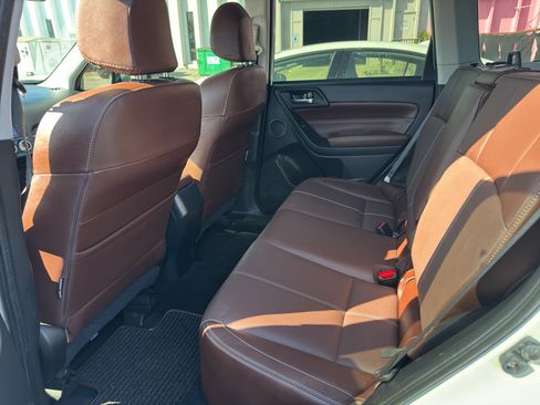 Used 2017 Subaru Forester 2.5i Touring AWD/4WD image 7