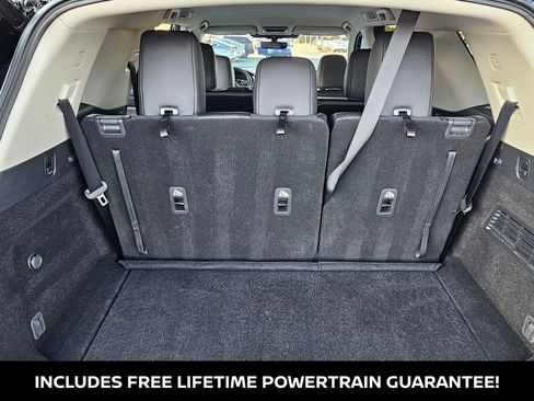 Used 2025 Nissan Pathfinder SL image 11