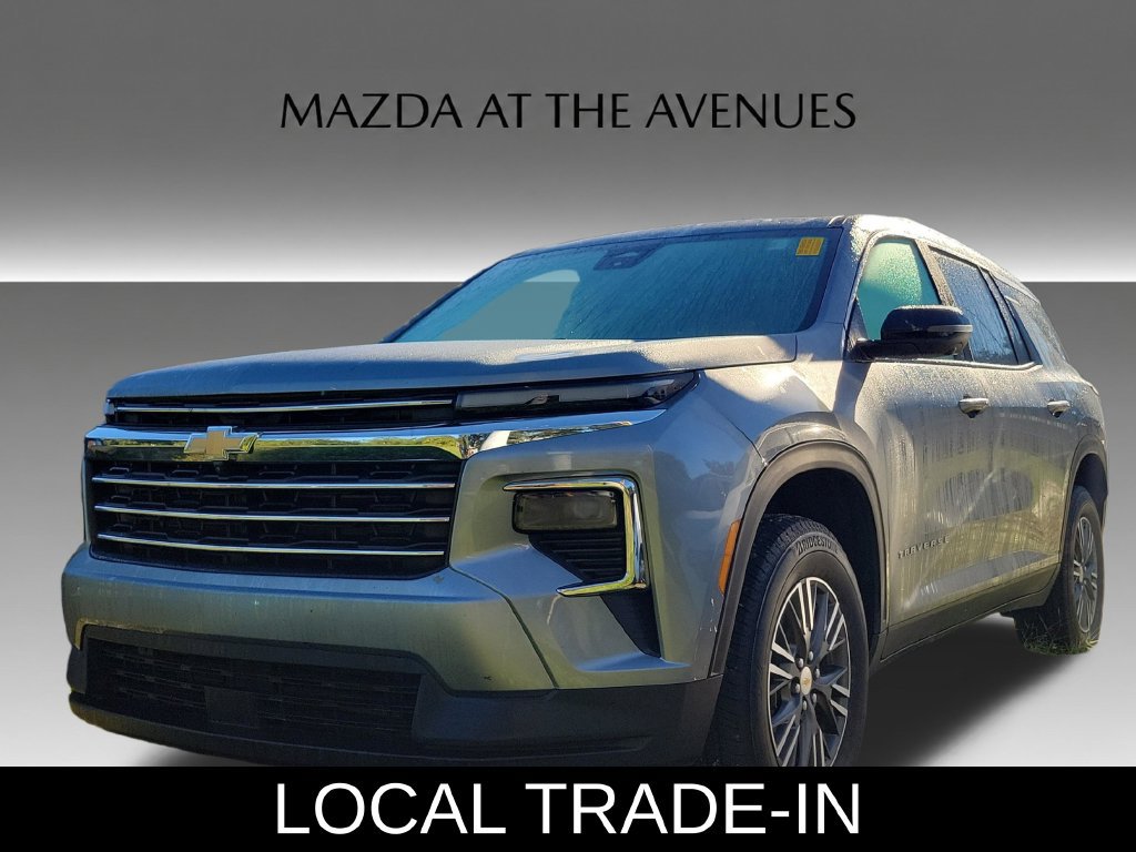 Used 2024 Chevrolet Traverse LT FWD image 2