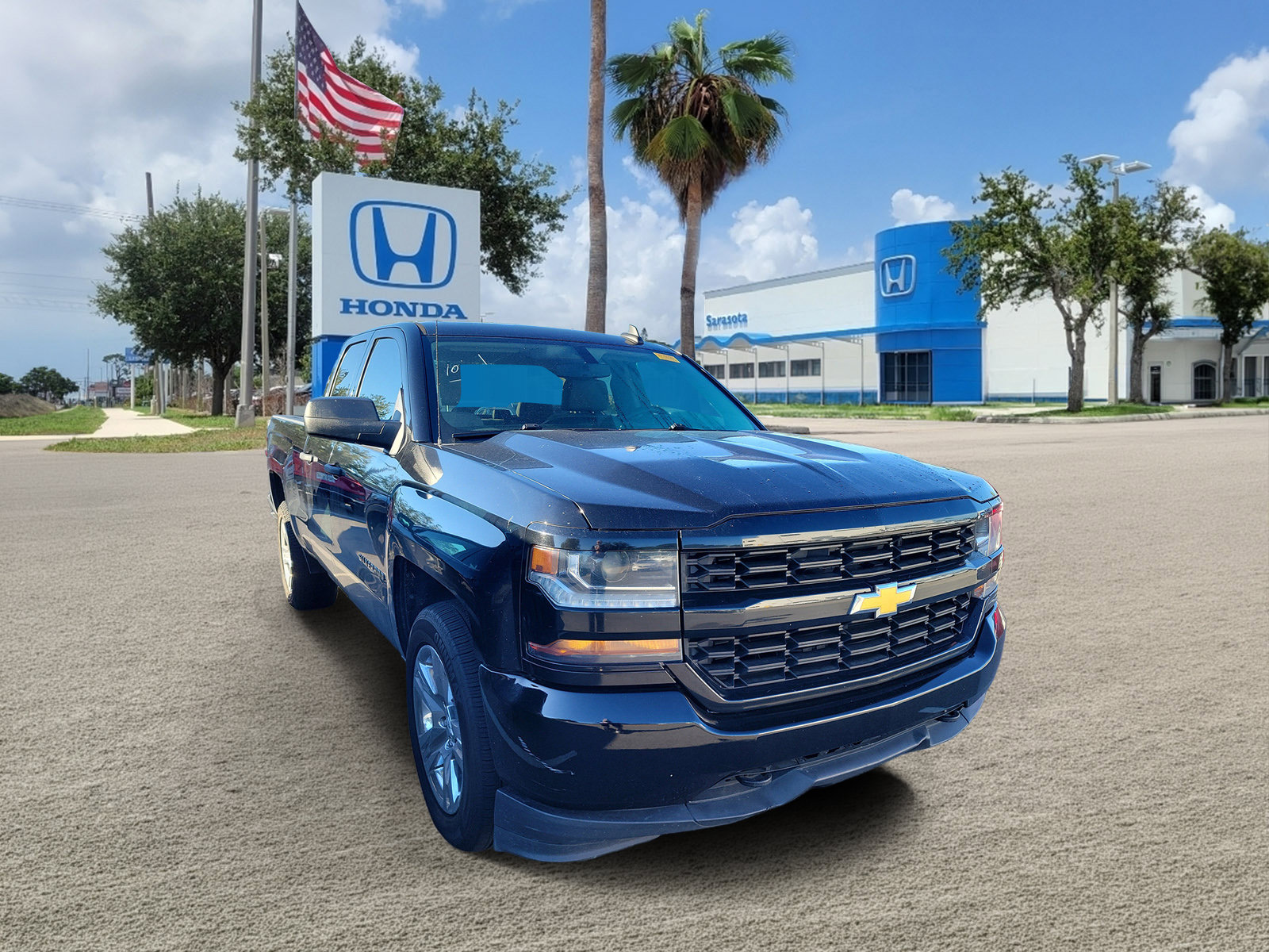 Used 2018 Chevrolet Silverado 1500 Custom w/ Custom Value Package RWD image 1