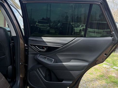Used 2020 Subaru Outback Limited image 18