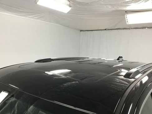 Used 2018 Jeep Grand Cherokee Limited image 19