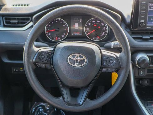 Used 2021 Toyota RAV4 LE image 15