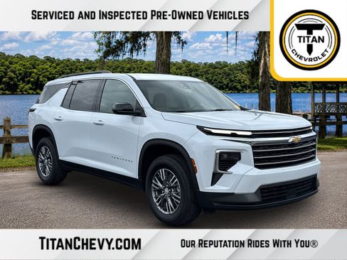 Used 2026 Chevrolet Traverse LT FWD image 1