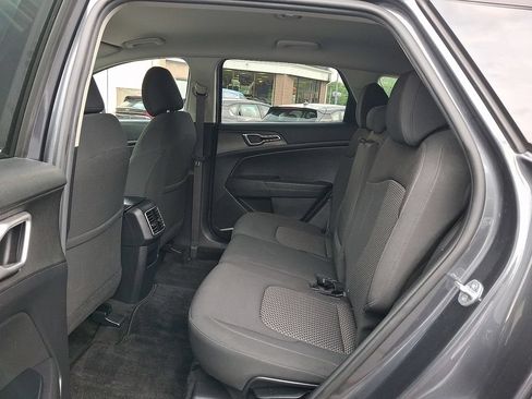Used 2023 Kia Sportage LX AWD/4WD image 12