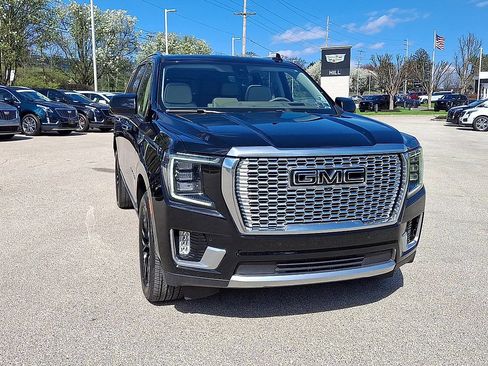 Certified 2021 GMC Yukon Denali w/ Denali Premium Package AWD/4WD image 3