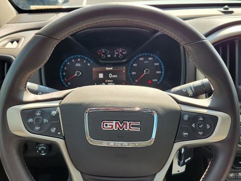 Used 2022 GMC Canyon Denali image 25