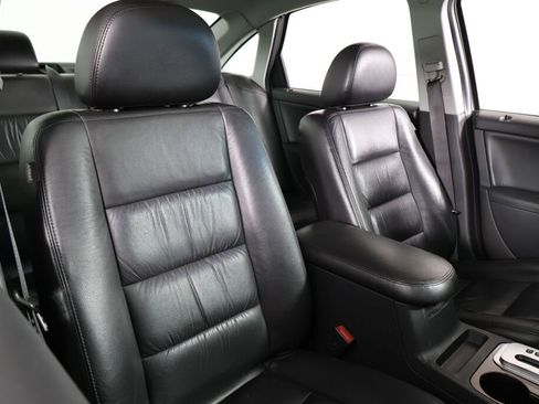 Used 2005 Ford Five Hundred Limited image 24