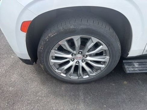 Used 2023 GMC Yukon Denali image 2