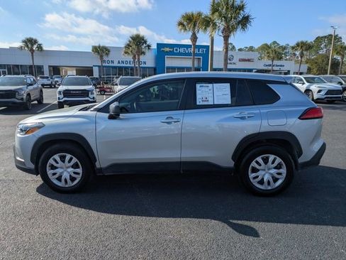 Used 2024 Toyota Corolla Cross L image 7