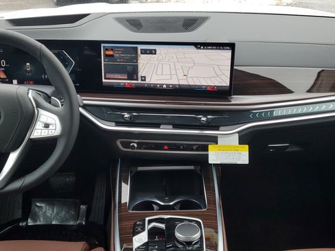 New 2026 BMW X7 xDrive40i w/ Premium Package image 22