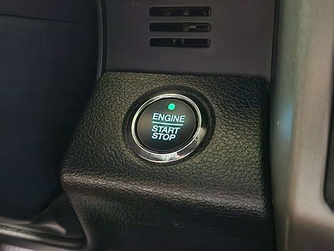 Used 2021 Ford Expedition XLT RWD image 39