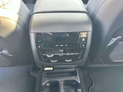 New 2025 Jeep Grand Cherokee L Limited image 10