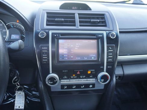 Used 2012 Toyota Camry SE FWD image 20