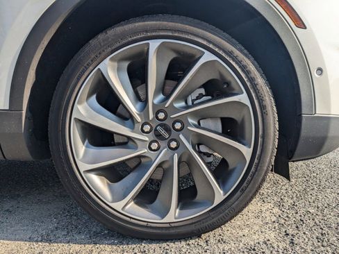 Certified 2023 Lincoln Nautilus Reserve w/ Equipment Group 202A image 12