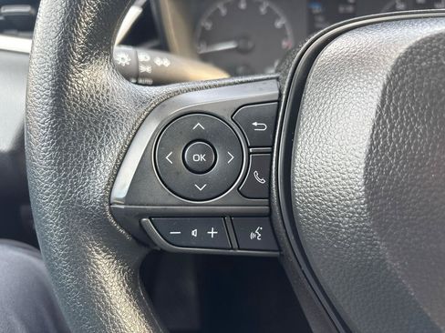 Used 2025 Toyota Corolla LE FWD image 14